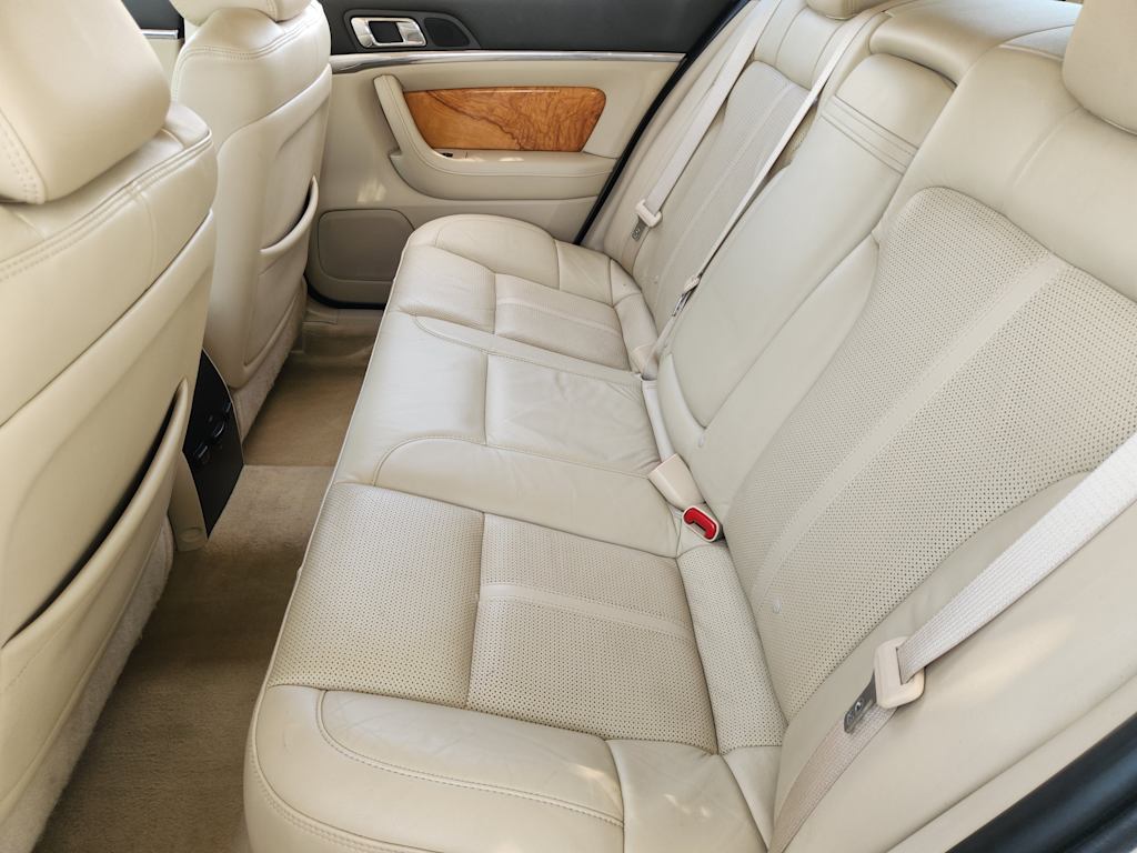 Thumbnail: 2012 Lincoln MKS - 21