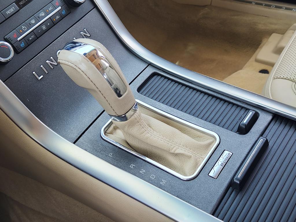 Thumbnail: 2012 Lincoln MKS - 16