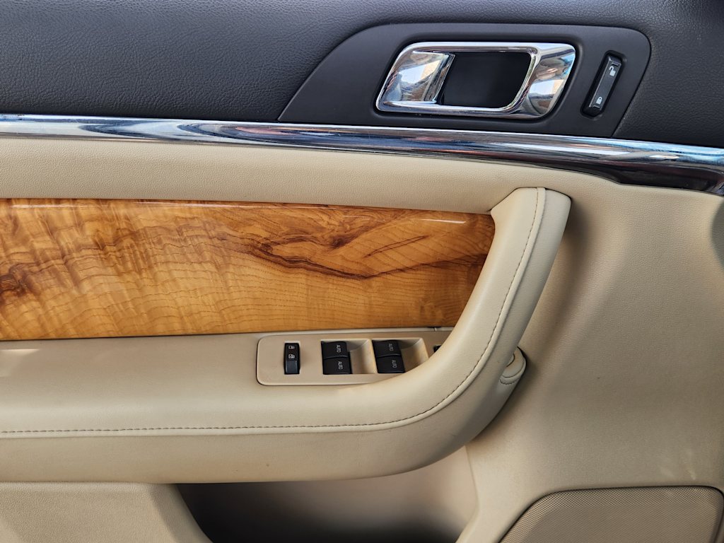 Thumbnail: 2012 Lincoln MKS - 29