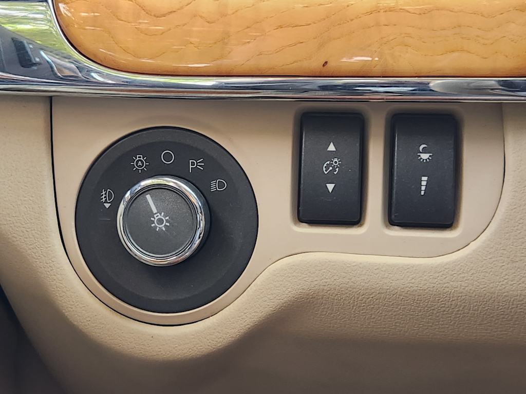Thumbnail: 2012 Lincoln MKS - 27