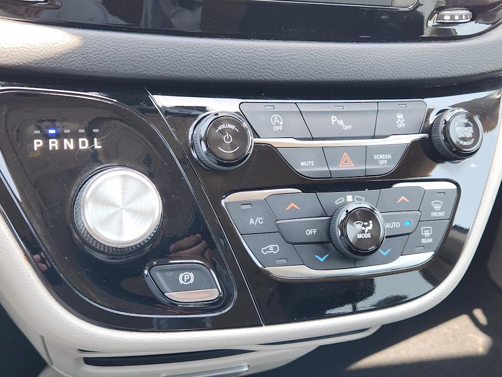 Thumbnail: 2019 Chrysler Pacifica - 24