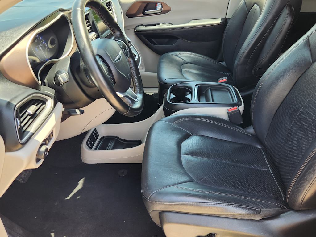 Thumbnail: 2019 Chrysler Pacifica - 10