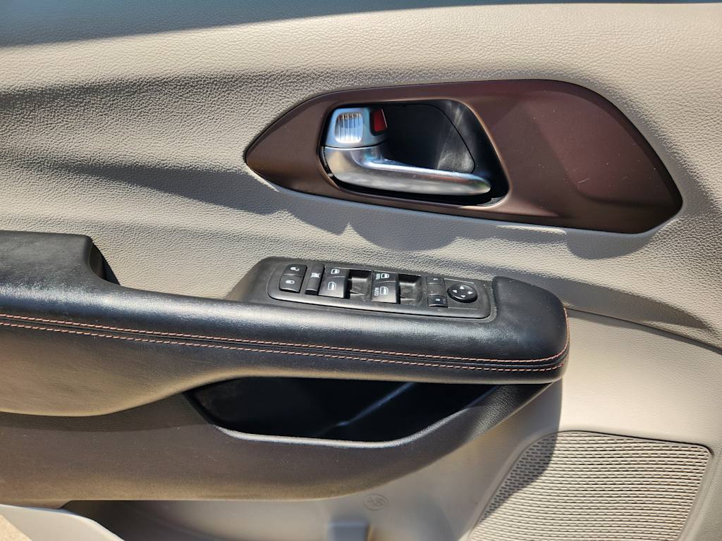 Thumbnail: 2019 Chrysler Pacifica - 27