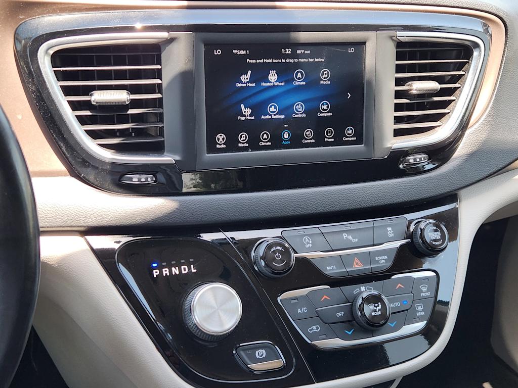Thumbnail: 2019 Chrysler Pacifica - 15