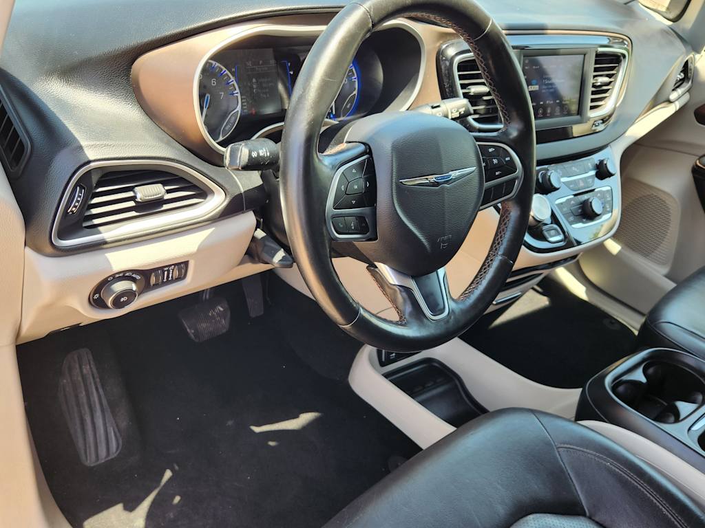 Thumbnail: 2019 Chrysler Pacifica - 2