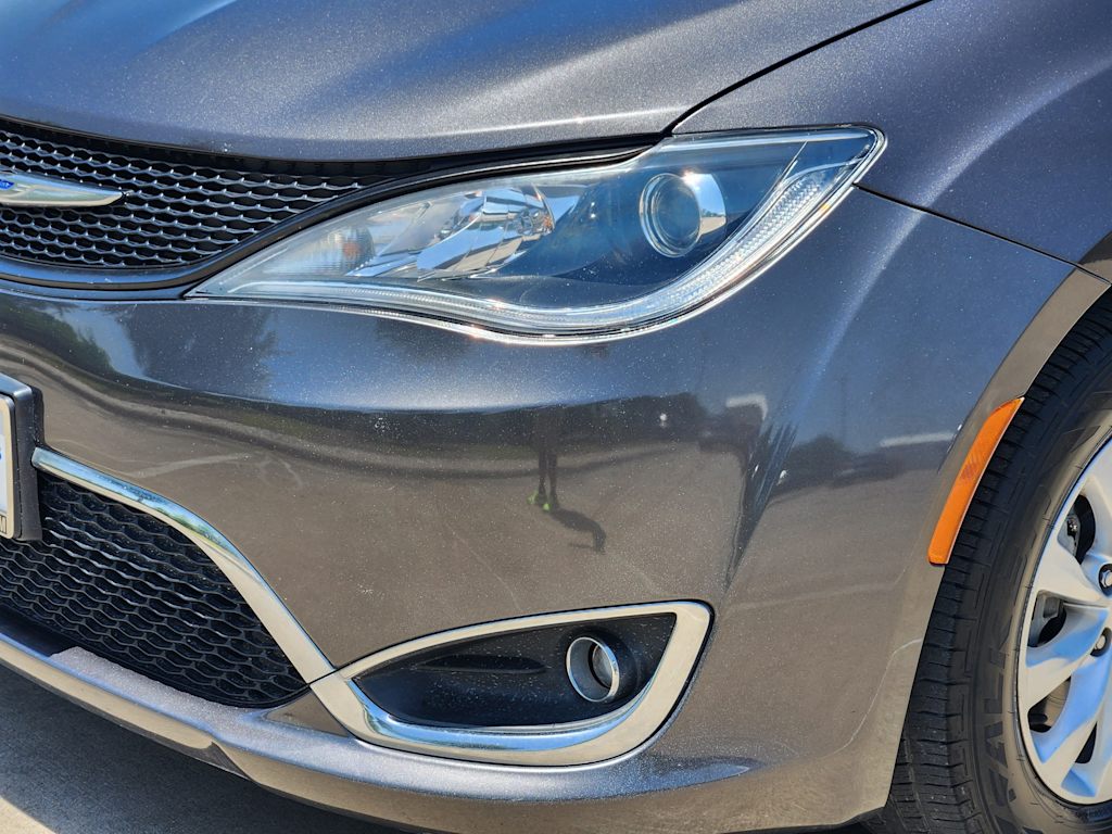 Thumbnail: 2019 Chrysler Pacifica - 21