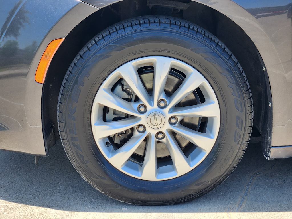 Thumbnail: 2019 Chrysler Pacifica - 20