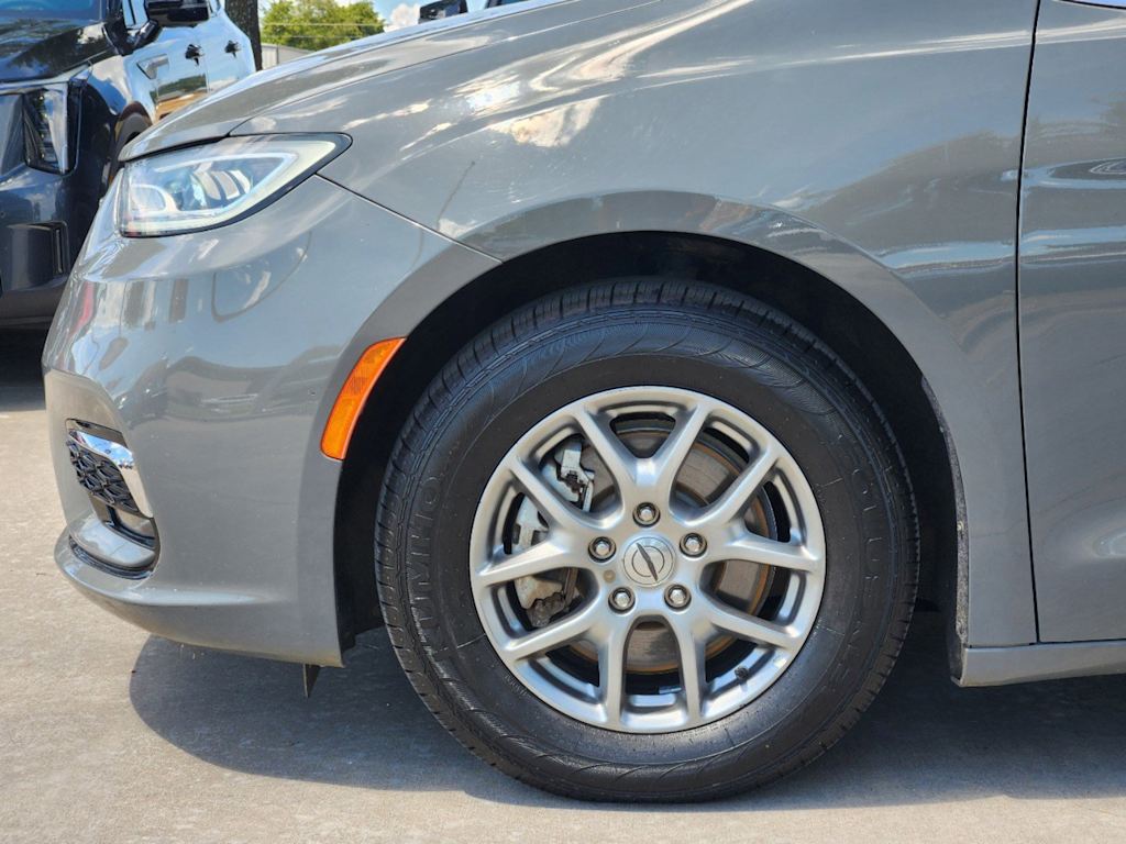 2021 Chrysler Pacifica Touring 8