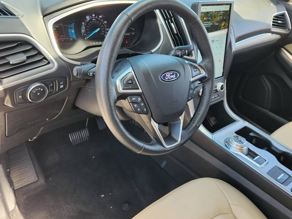 Thumbnail: 2021 Ford Edge - 2