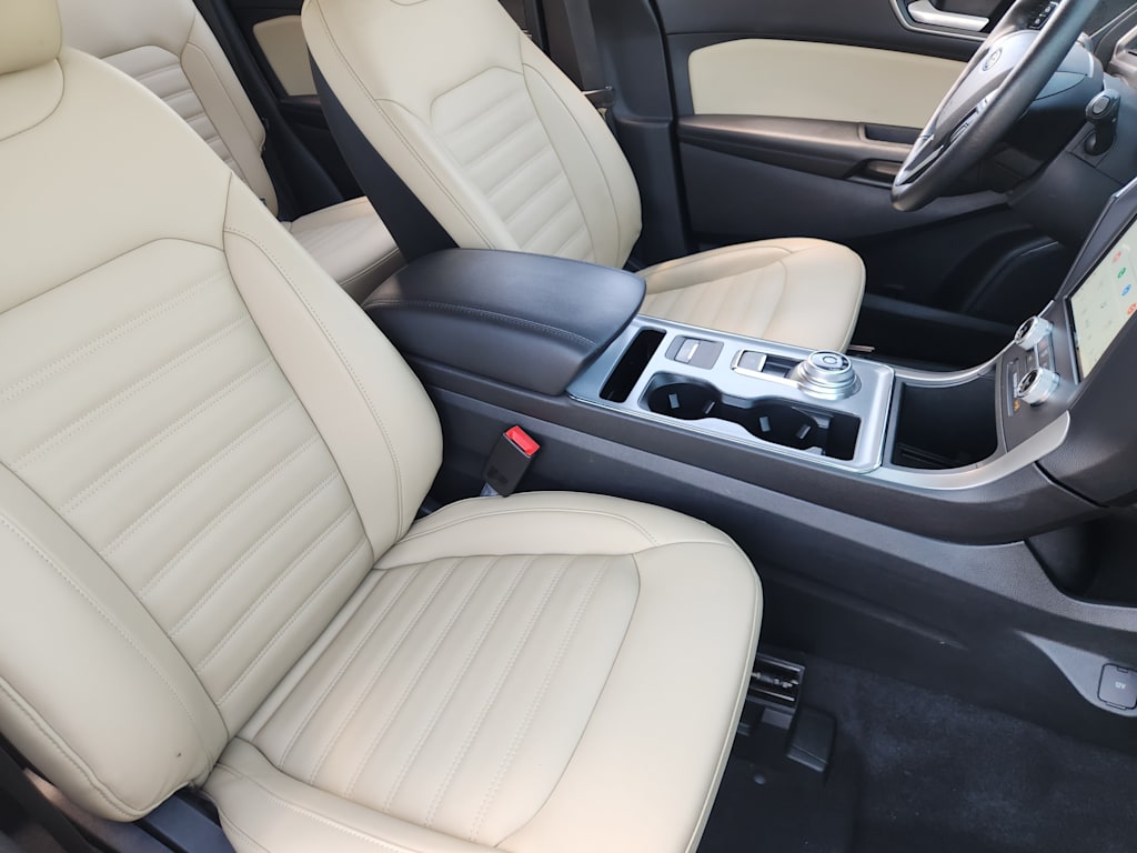 Thumbnail: 2021 Ford Edge - 12