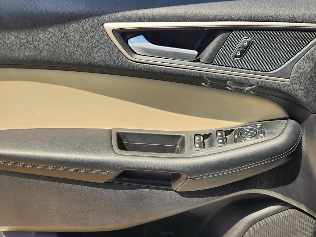Thumbnail: 2021 Ford Edge - 29