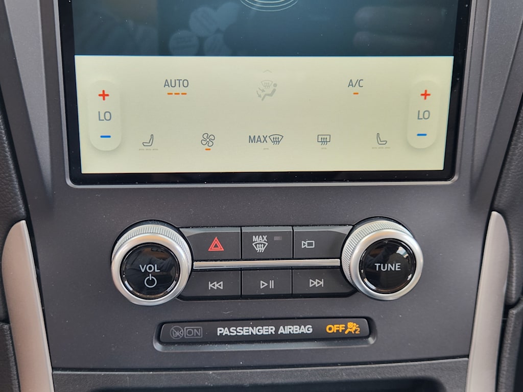 Thumbnail: 2021 Ford Edge - 26