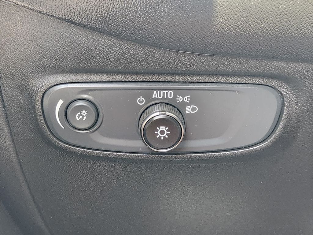 Thumbnail: 2021 Chevrolet Equinox - 27