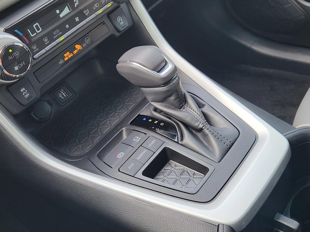 Thumbnail: 2023 Toyota RAV4 - 15