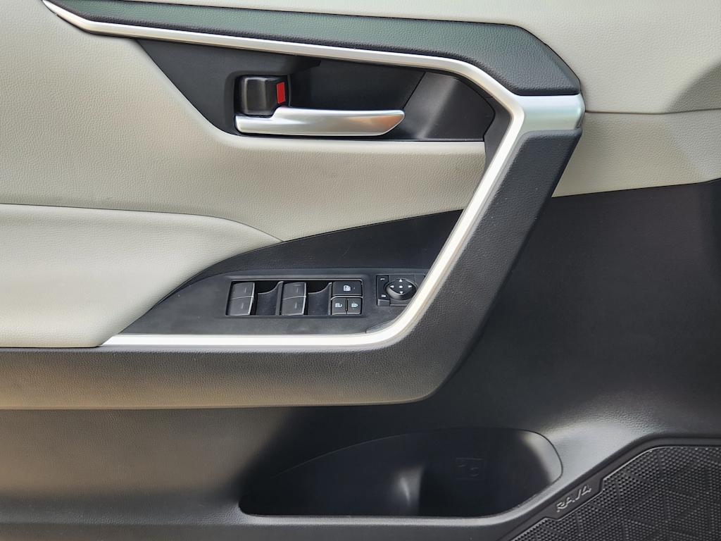 Thumbnail: 2023 Toyota RAV4 - 29