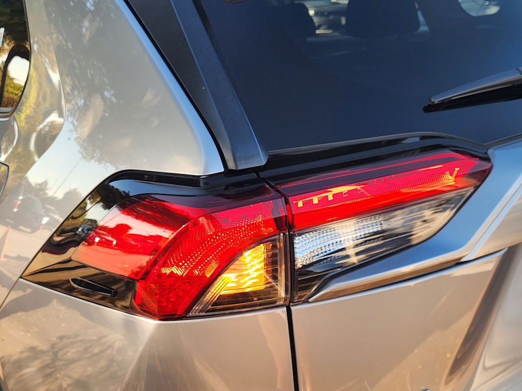 Thumbnail: 2020 Toyota RAV4 - 12