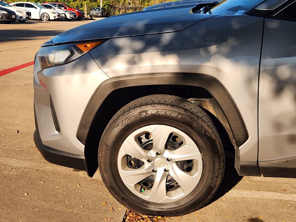 Thumbnail: 2020 Toyota RAV4 - 10