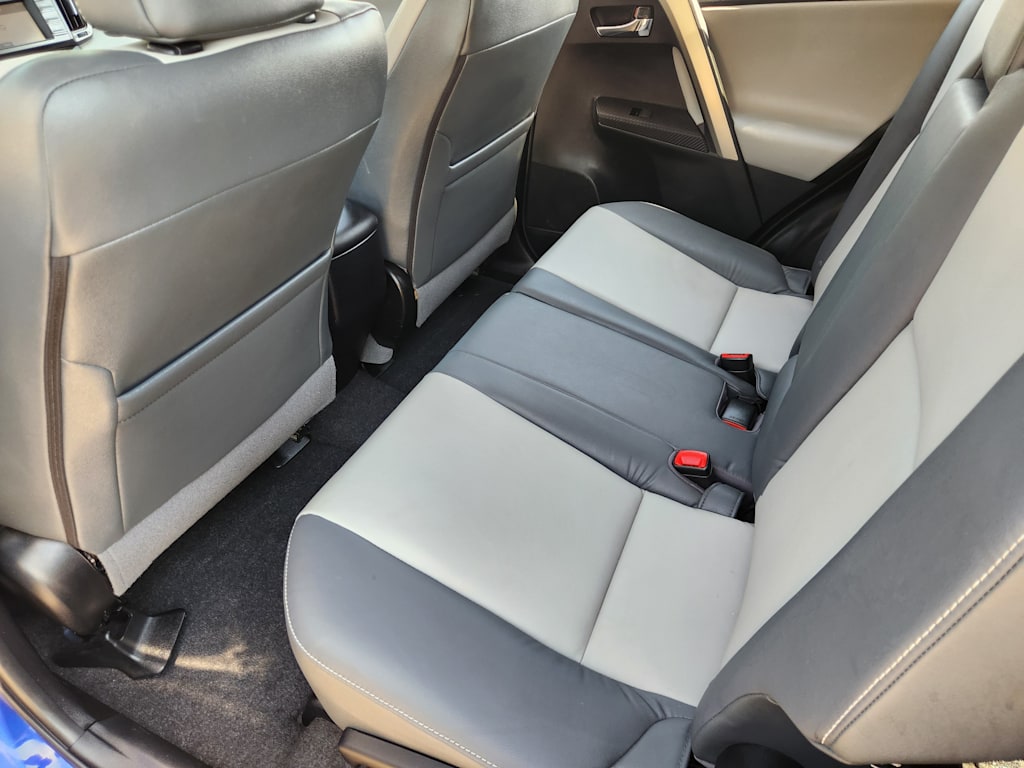 Thumbnail: 2015 Toyota RAV4 - 13