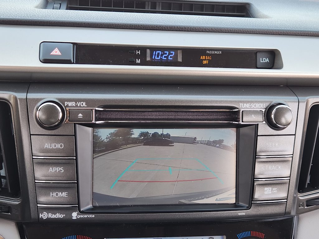 Thumbnail: 2015 Toyota RAV4 - 25