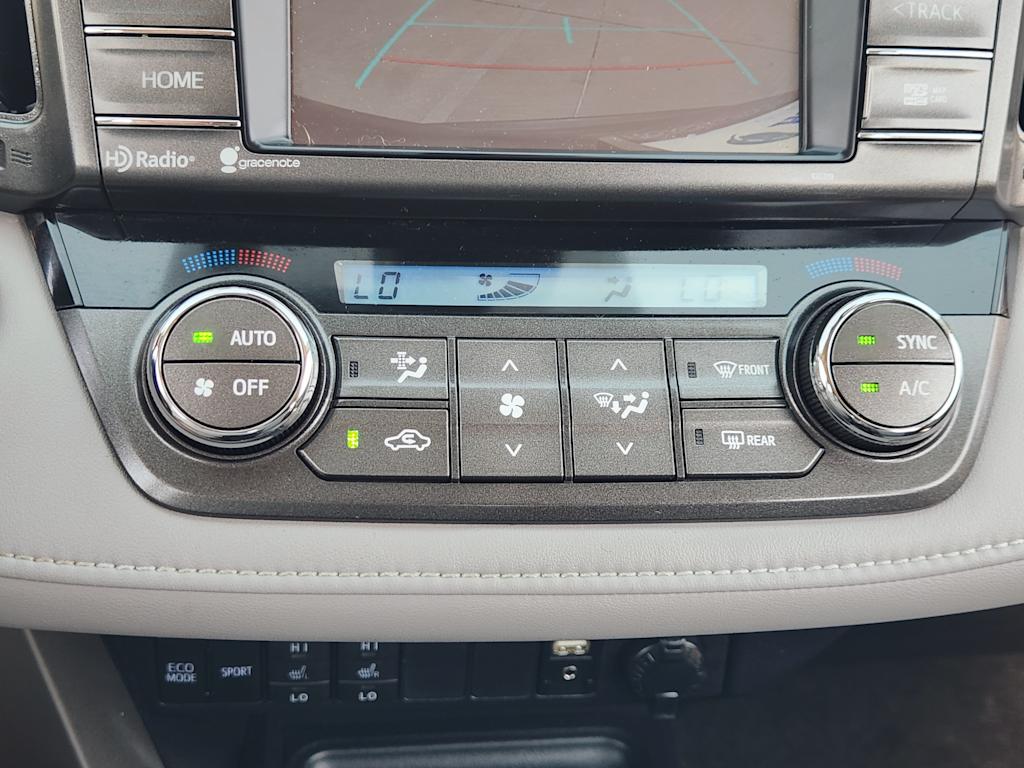 Thumbnail: 2015 Toyota RAV4 - 26