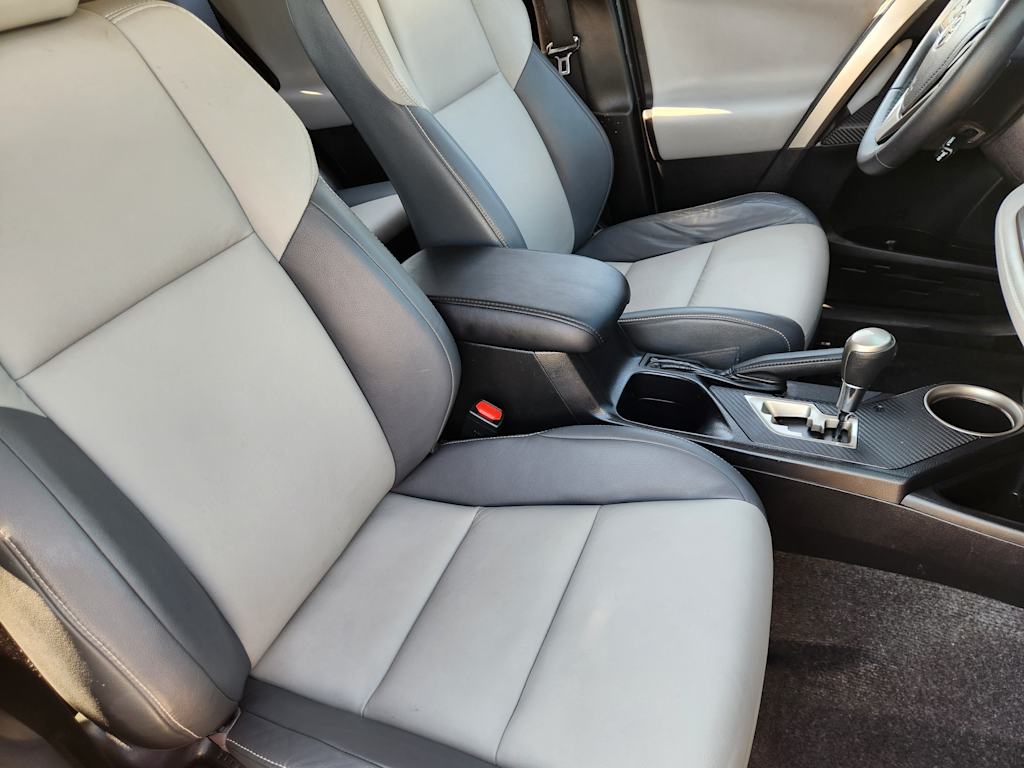 Thumbnail: 2015 Toyota RAV4 - 12