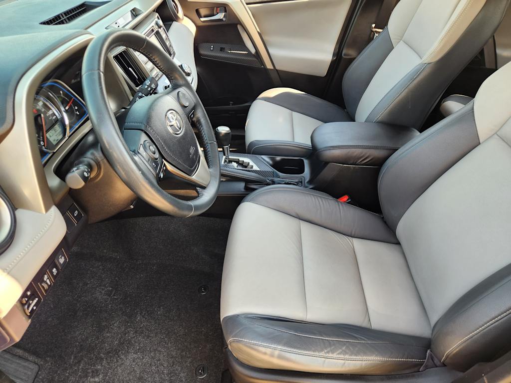 Thumbnail: 2015 Toyota RAV4 - 11