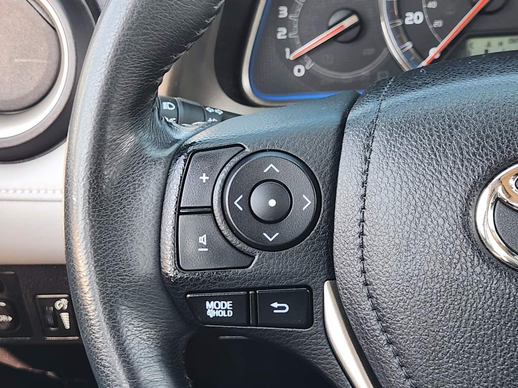 Thumbnail: 2015 Toyota RAV4 - 32