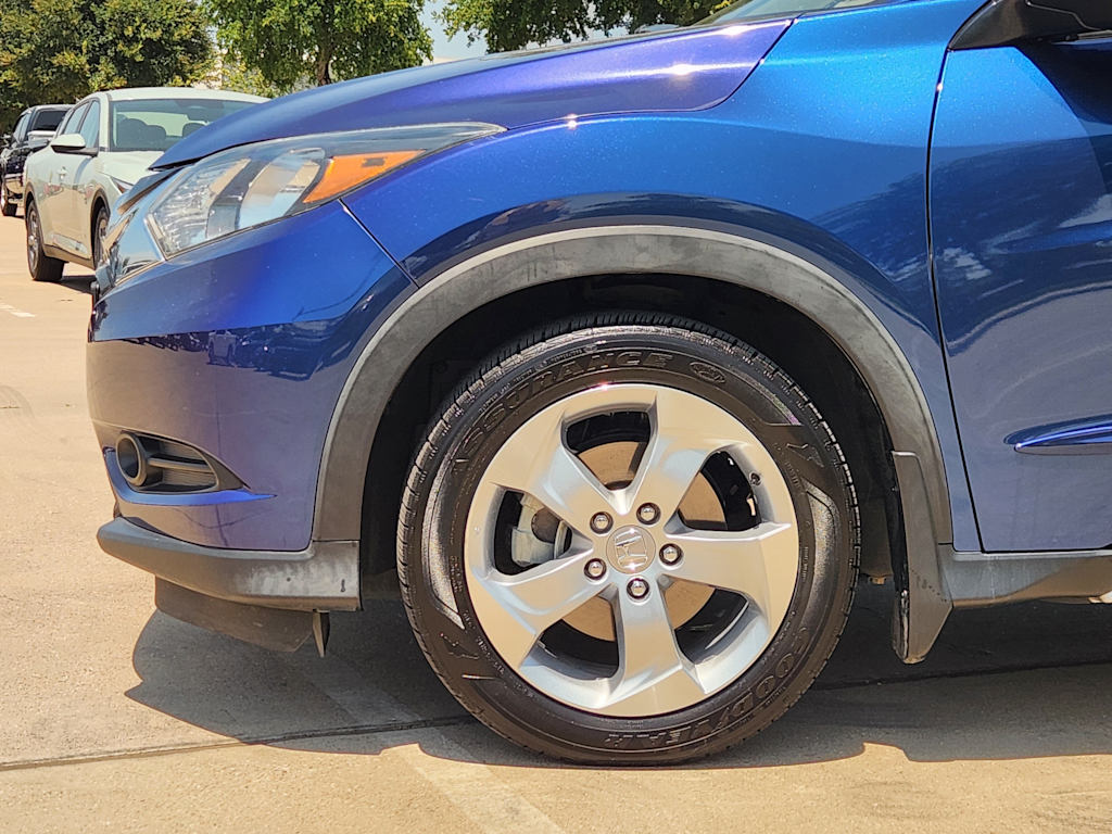 Thumbnail: 2016 Honda HR-V - 8