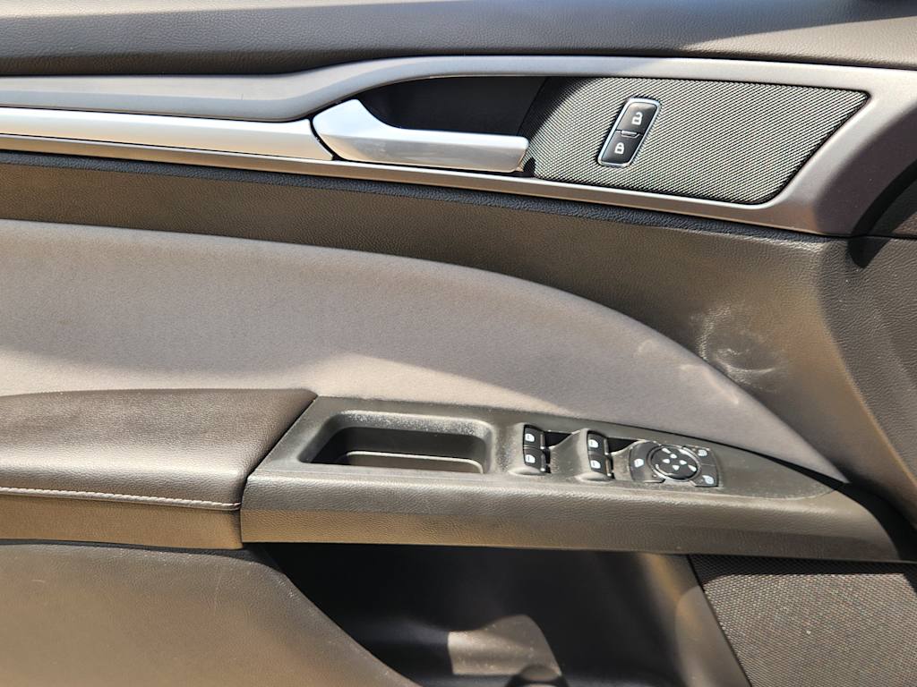 Thumbnail: 2015 Ford Fusion - 29