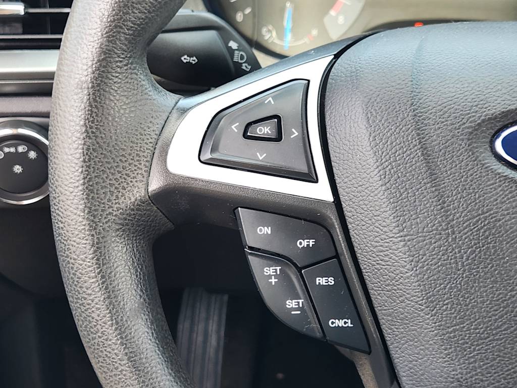 Thumbnail: 2015 Ford Fusion - 31