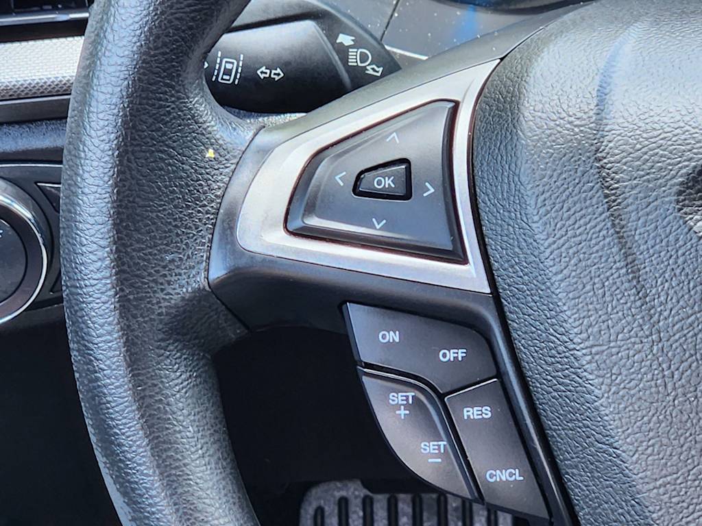 2019 Ford Fusion S 32