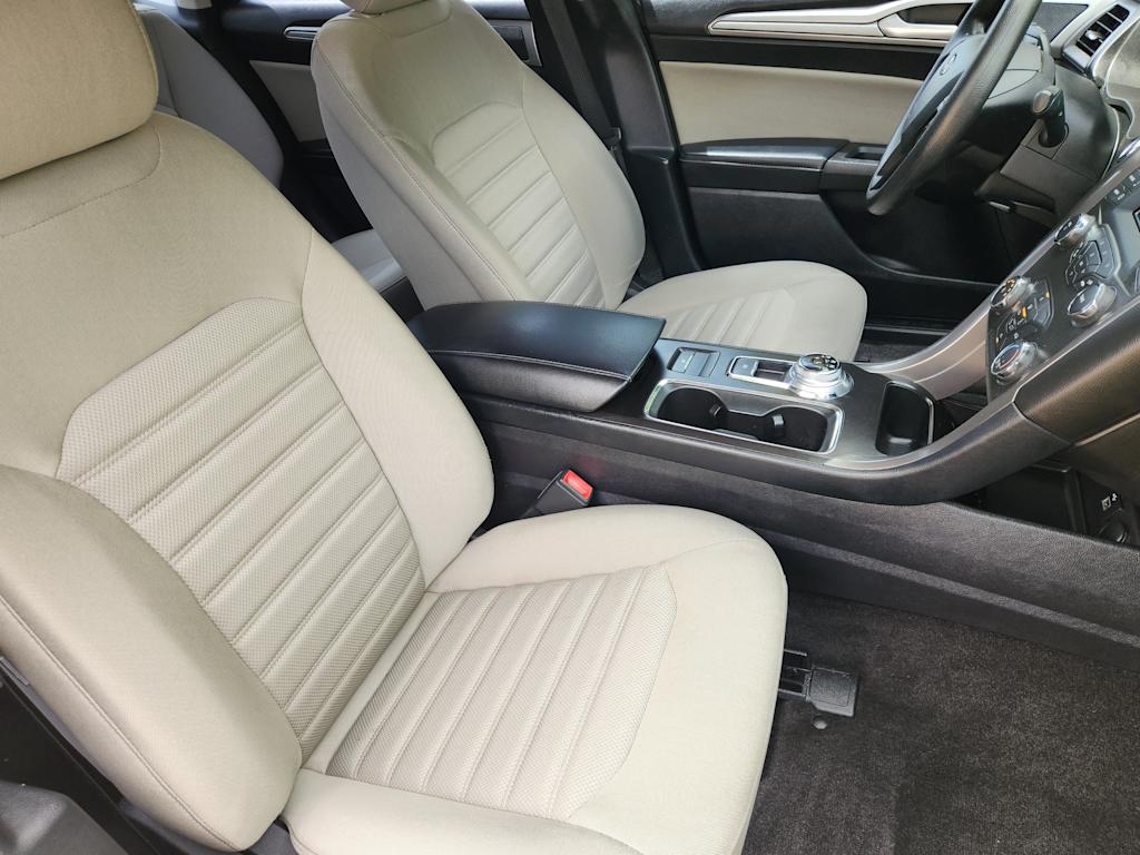 2019 Ford Fusion S 11