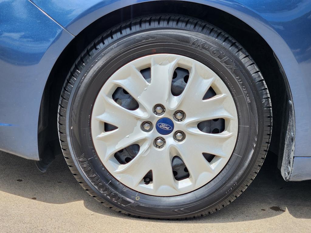 2019 Ford Fusion S 21