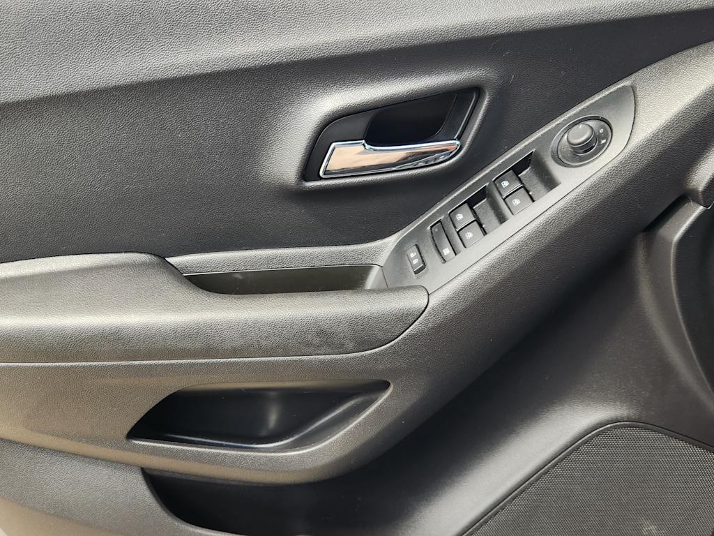 Thumbnail: 2020 Chevrolet Trax - 29