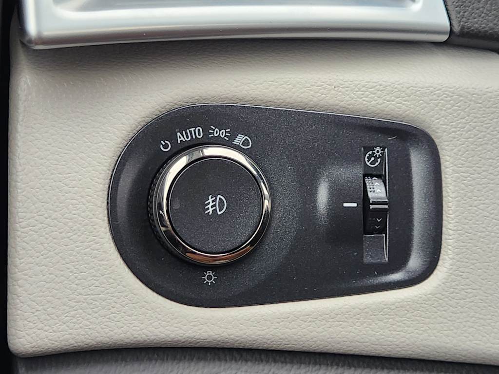 Thumbnail: 2016 Cadillac SRX - 26