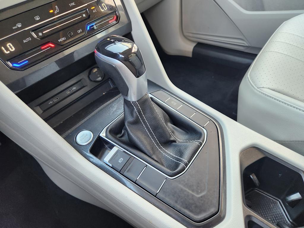 Thumbnail: 2023 Volkswagen Tiguan - 15