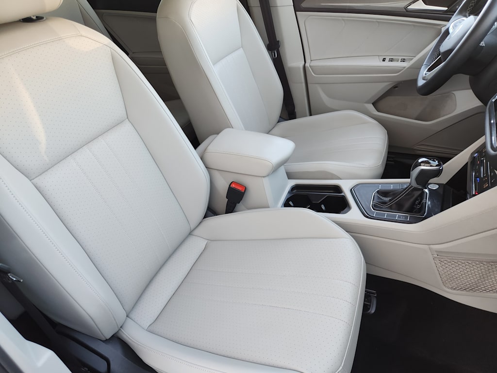 Thumbnail: 2023 Volkswagen Tiguan - 11