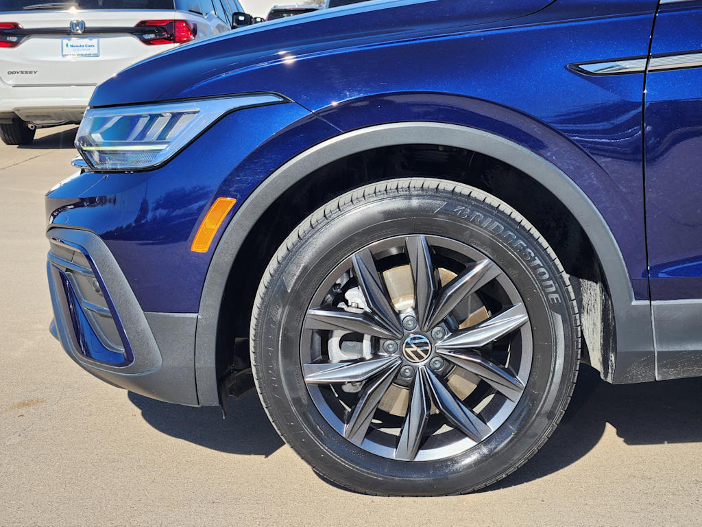 Thumbnail: 2023 Volkswagen Tiguan - 7