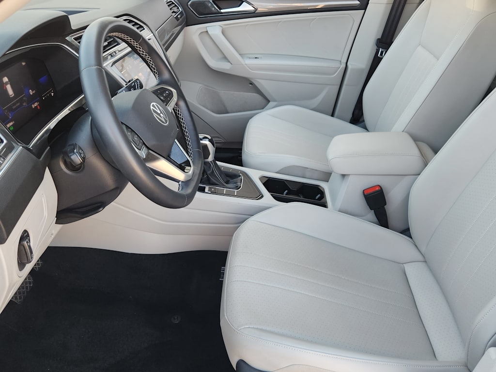 Thumbnail: 2023 Volkswagen Tiguan - 10