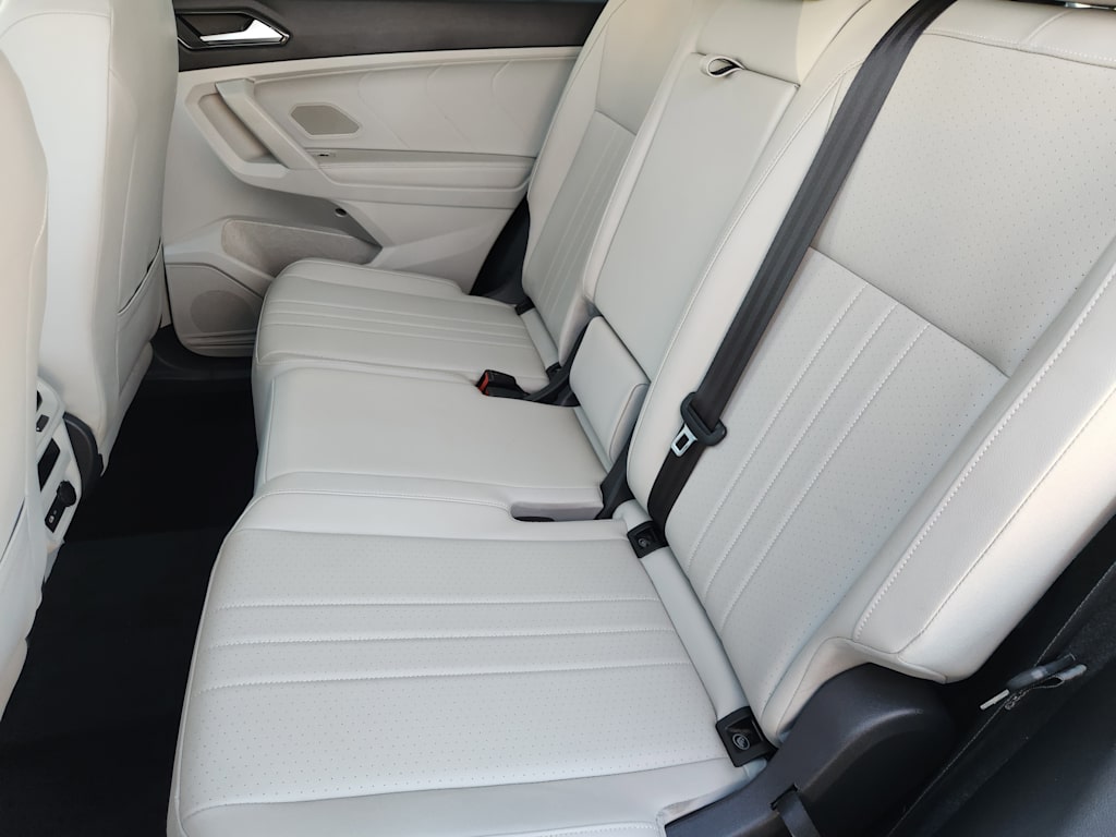 Thumbnail: 2023 Volkswagen Tiguan - 20