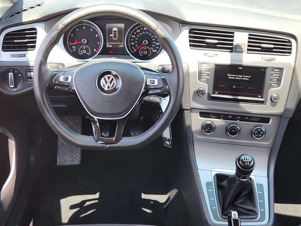 Thumbnail: 2016 Volkswagen Golf - 14