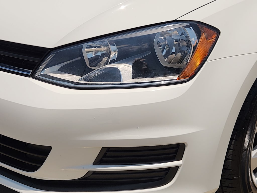 Thumbnail: 2016 Volkswagen Golf - 23