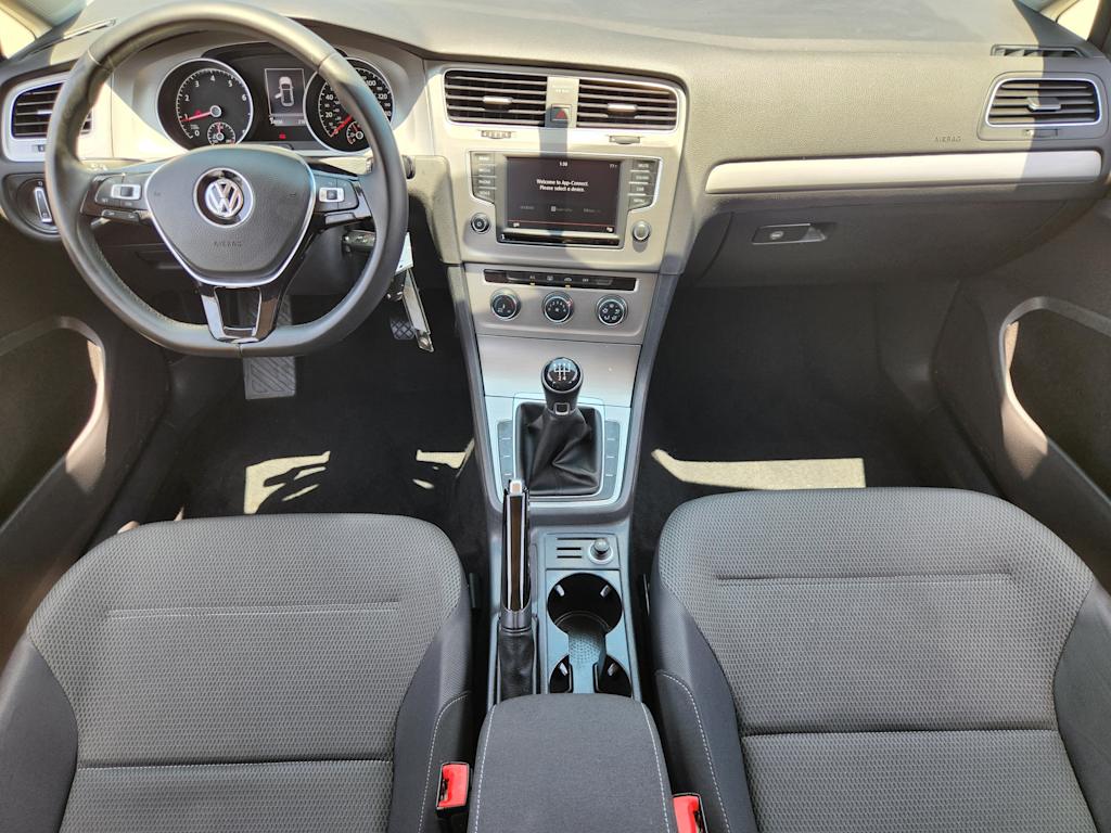 Thumbnail: 2016 Volkswagen Golf - 10