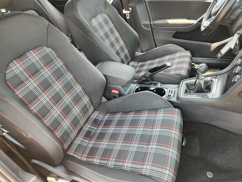 Thumbnail: 2017 Volkswagen Golf - 12