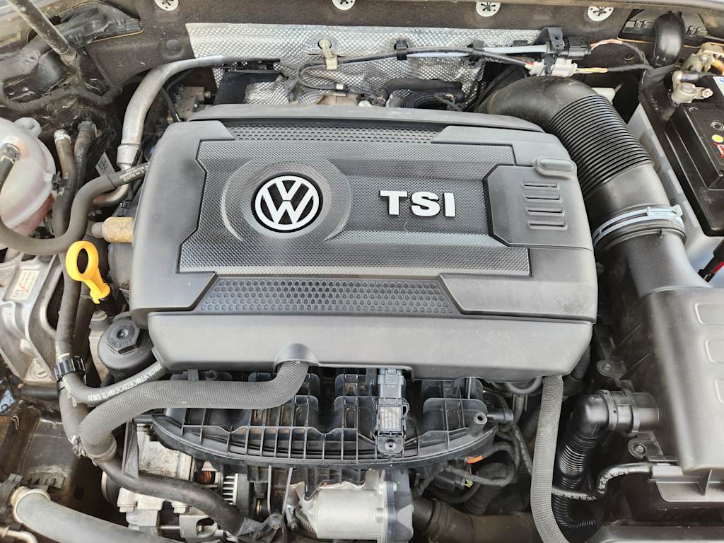 Thumbnail: 2017 Volkswagen Golf - 9