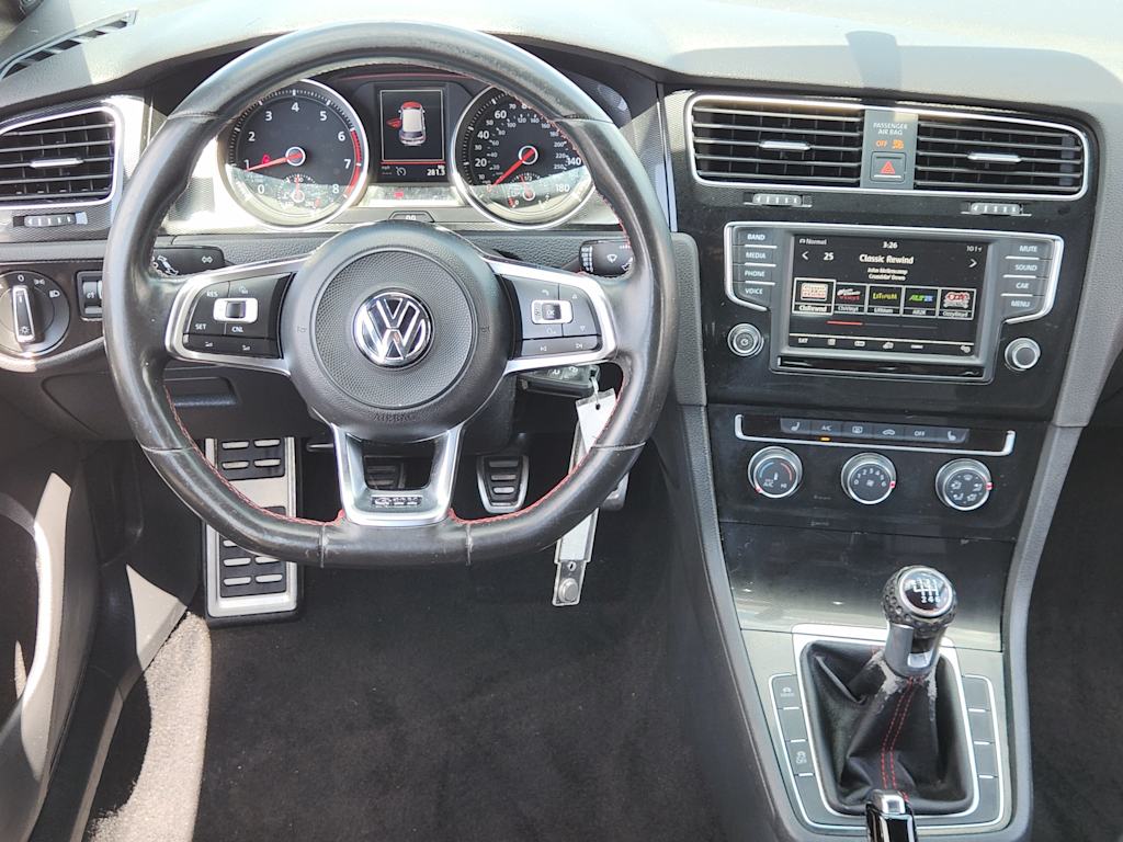 Thumbnail: 2017 Volkswagen Golf - 14