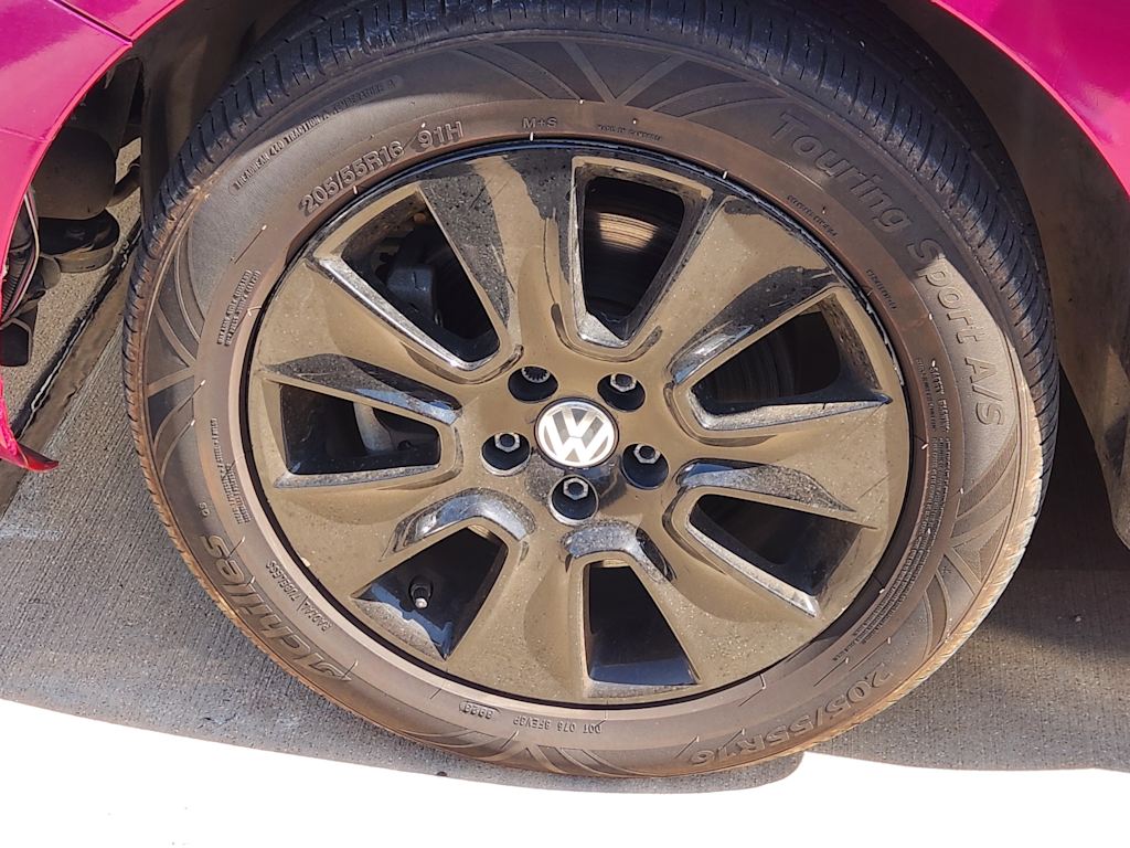 Thumbnail: 2009 Volkswagen Beetle - 4
