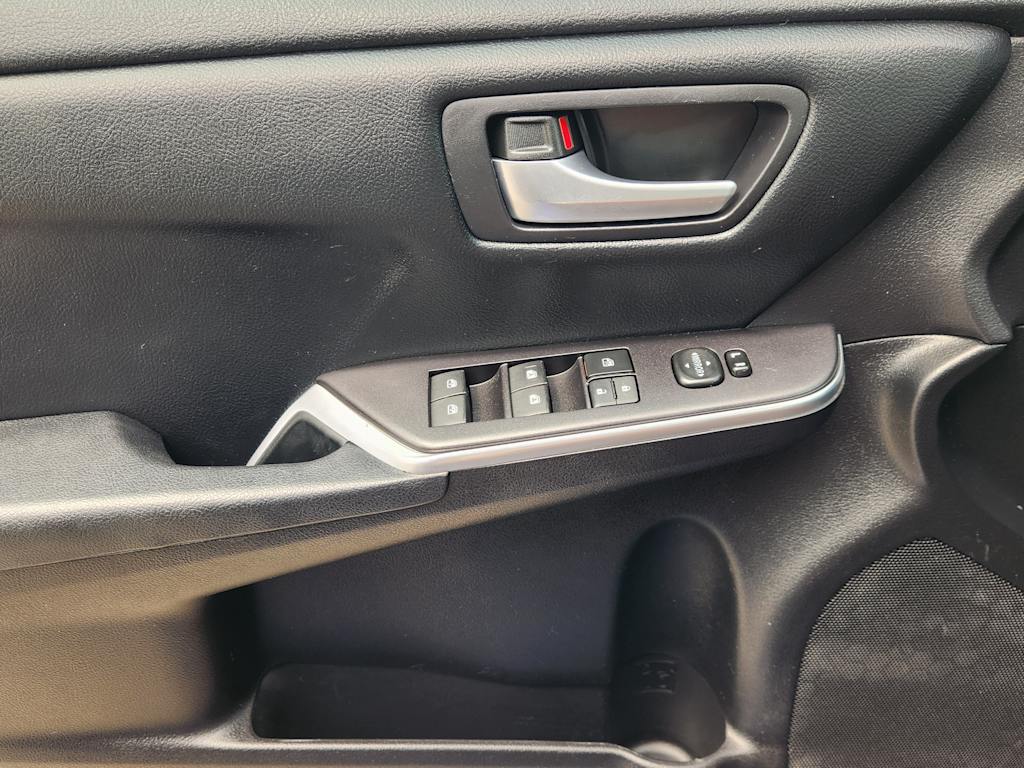 Thumbnail: 2016 Toyota Camry - 29