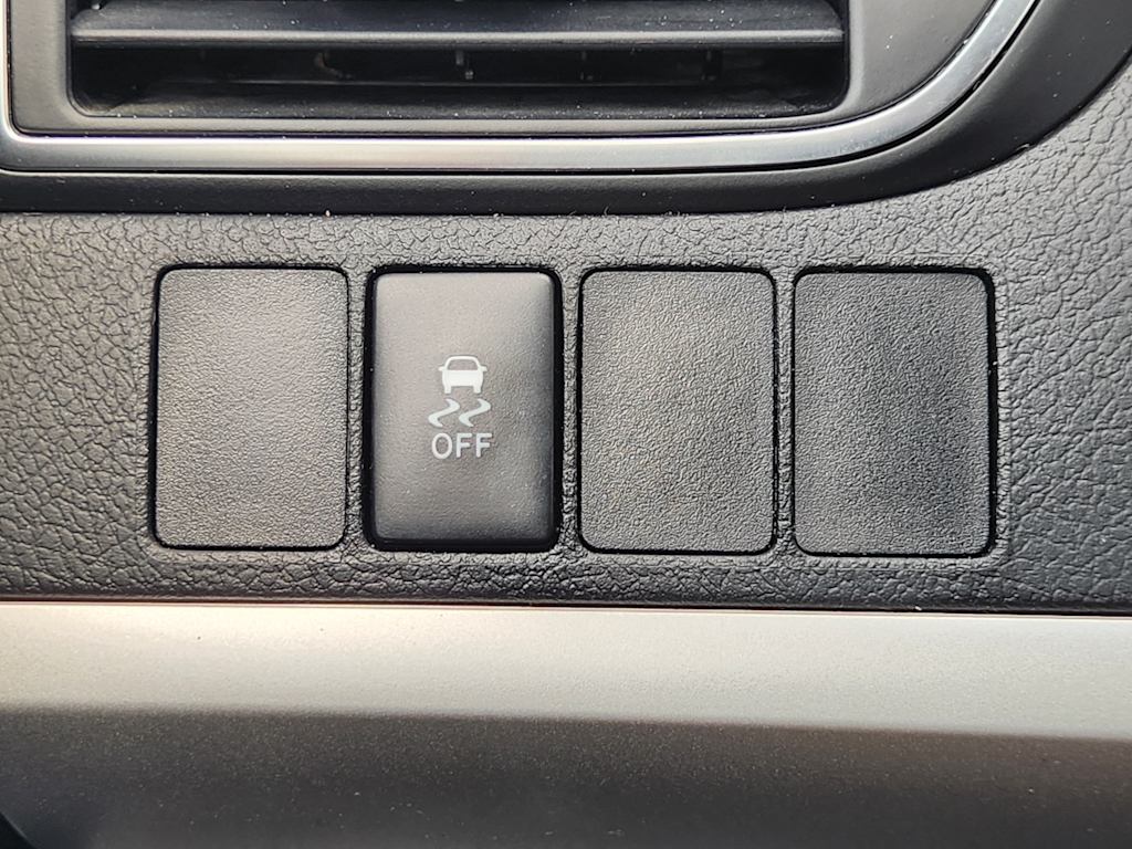 Thumbnail: 2016 Toyota Camry - 27