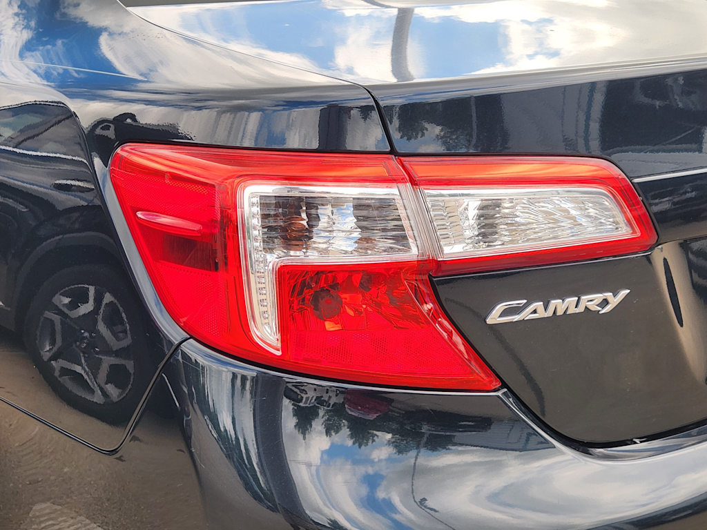 Thumbnail: 2014 Toyota Camry - 12